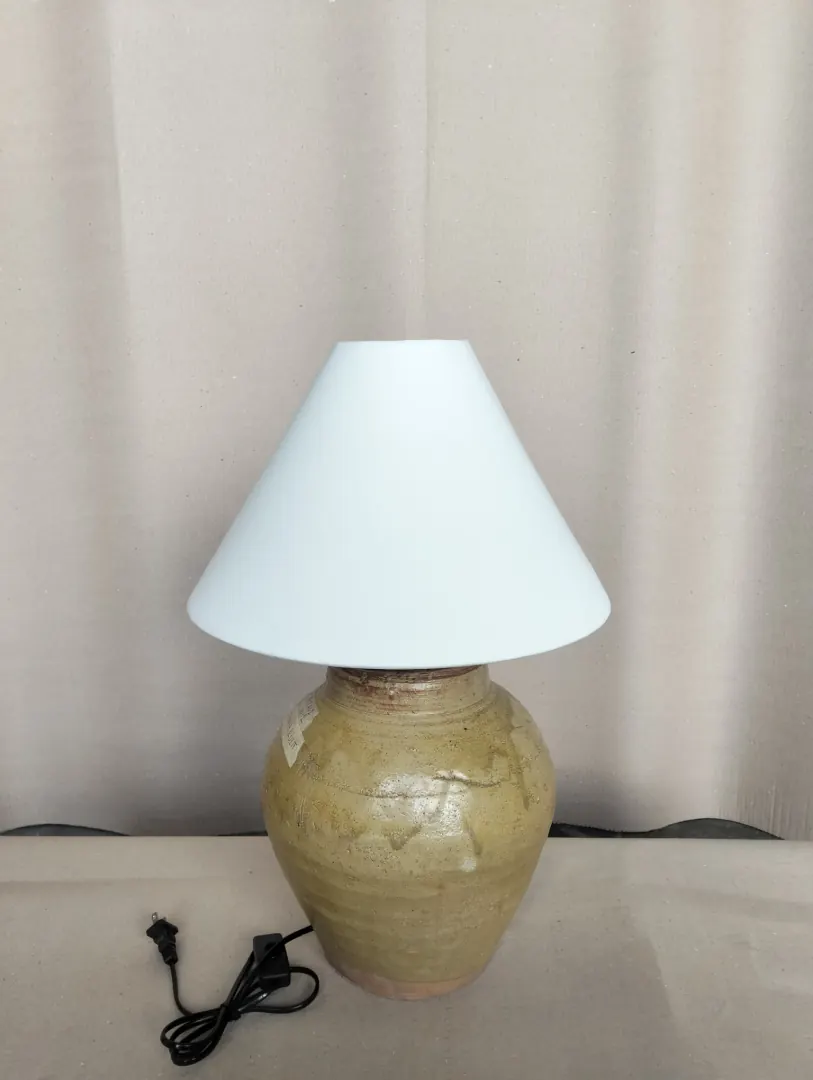 Lampe à poser sur jarre en terre cuite