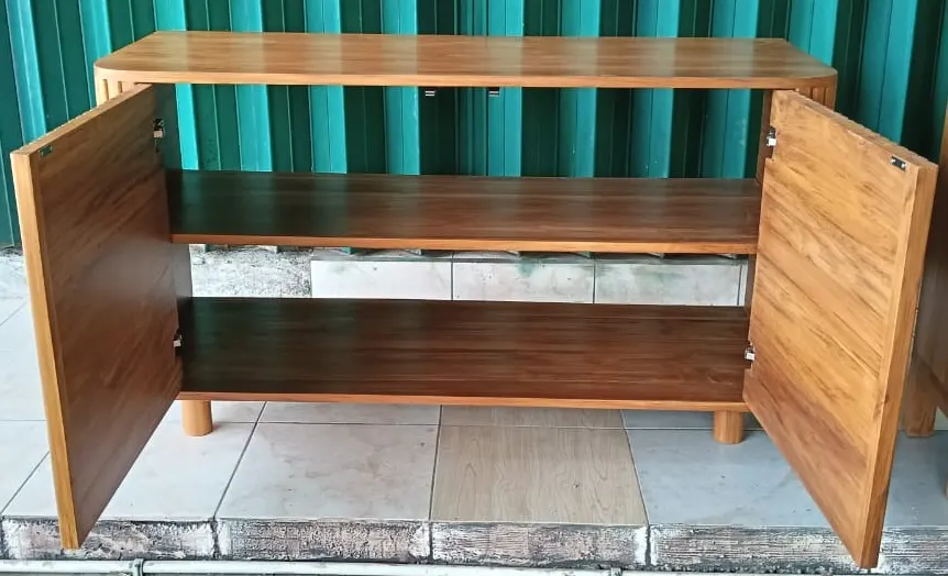 Meuble à lames en teck, intérieur à étagères
