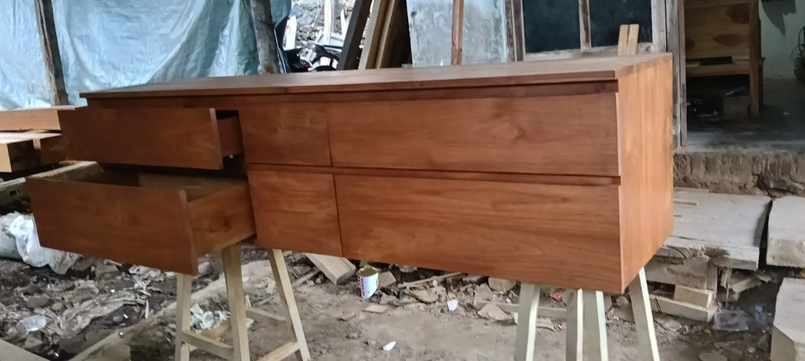 Meuble vasque en teck à tiroirs, sortie d'atelier