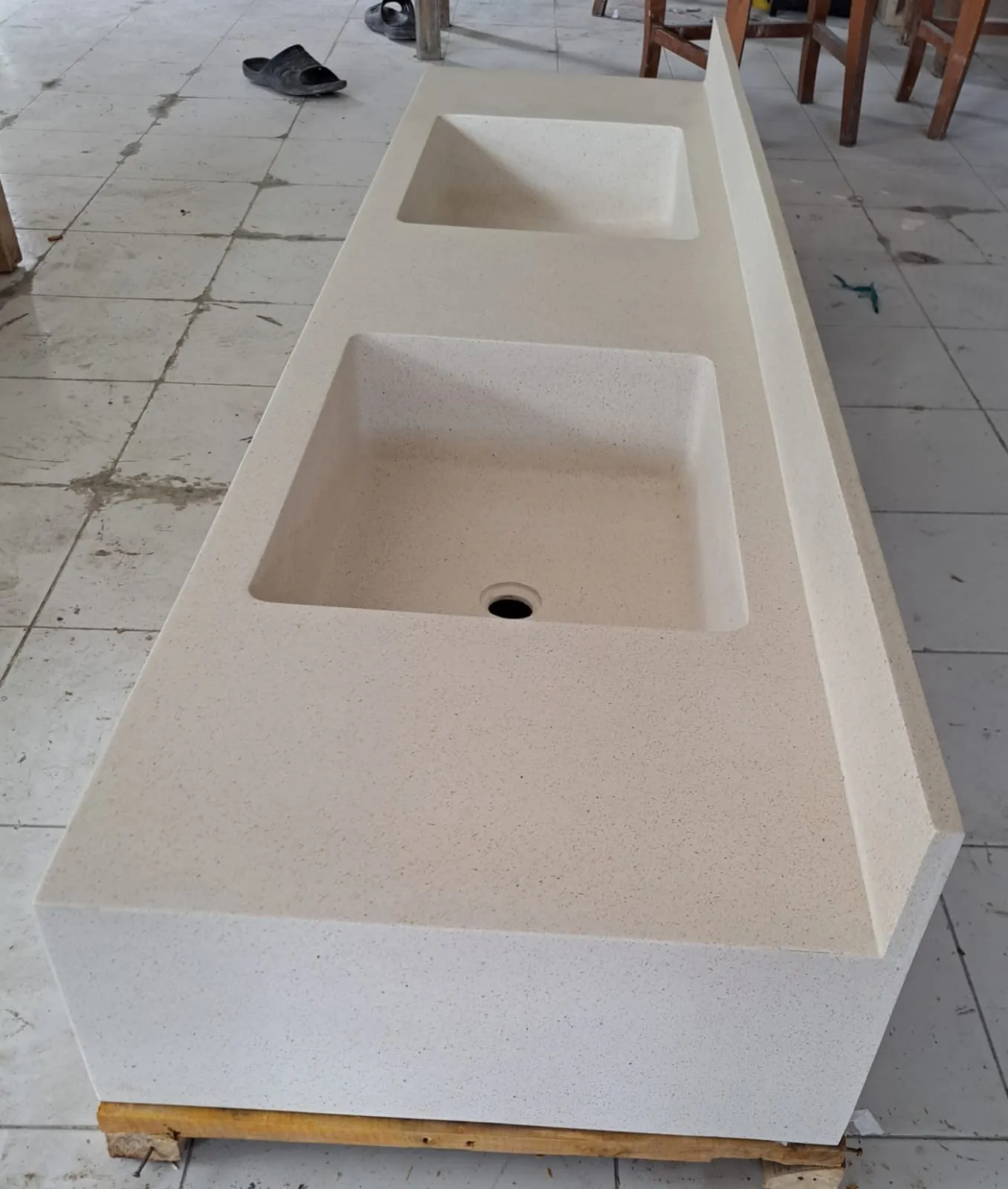 Plan double vasque en résine minérale claire